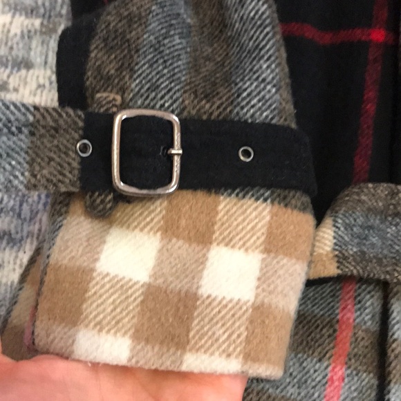 Beautiful Burberry coat - Picture 5 of 7